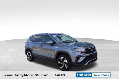 Used 2024 Volkswagen Taos SE w/ Panoramic Sunroof Package