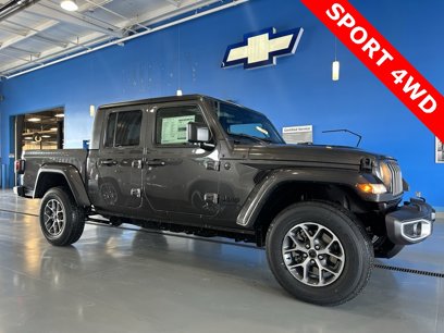 New 2025 Jeep Gladiator Sport
