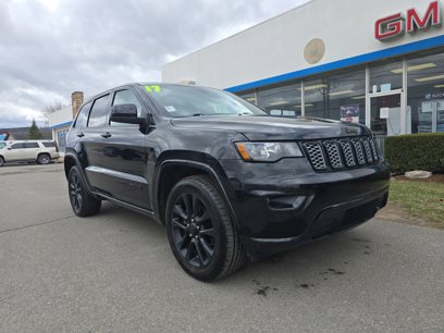 Used 2017 Jeep Grand Cherokee Altitude