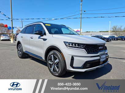 Used 2022 Kia Sorento EX w/ Panoramic Sunroof Package