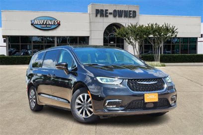Used 2022 Chrysler Pacifica Touring-L