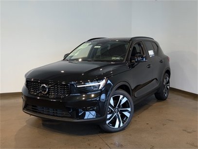 New 2025 Volvo XC40 B5 Plus w/ Protection Package Premier