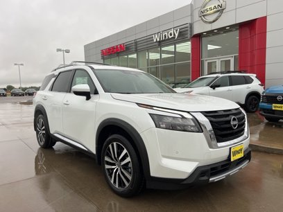 New 2025 Nissan Pathfinder Platinum w/ Cargo Package