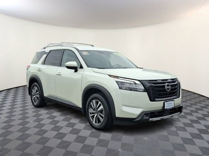 Used 2023 Nissan Pathfinder SL w/ Black Appearance Package