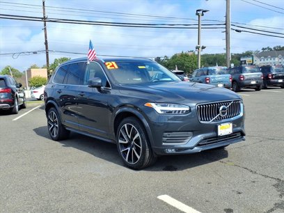 Used 2021 Volvo XC90 T6 Momentum w/ Climate Package
