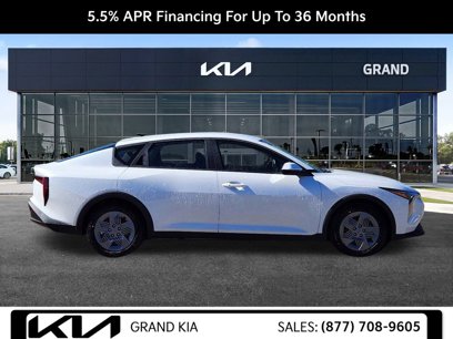 New 2025 Kia K4 LX