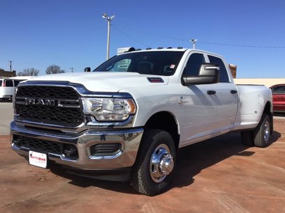New 2024 RAM 3500 Tradesman w/ Chrome Appearance Group