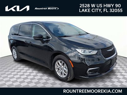 Used 2023 Chrysler Pacifica Touring-L