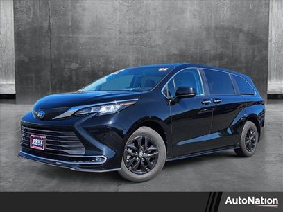 Used 2022 Toyota Sienna XLE