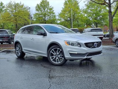 Used 2017 Volvo V60 T5 Cross Country Platinum