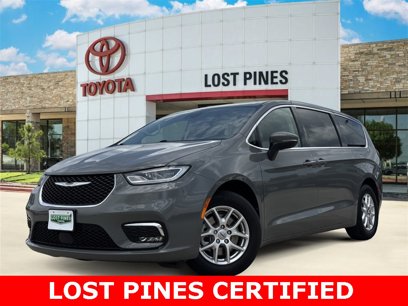 Used 2023 Chrysler Pacifica Touring-L