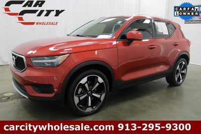 Used 2022 Volvo XC40 T5 Momentum