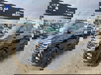 New 2025 Volkswagen Atlas SE