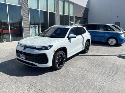 New 2025 Volkswagen Tiguan SEL R-Line