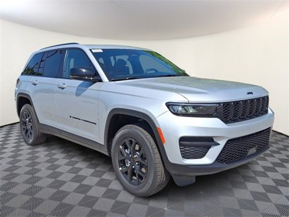 New 2025 Jeep Grand Cherokee Altitude w/ Trailer Tow Package