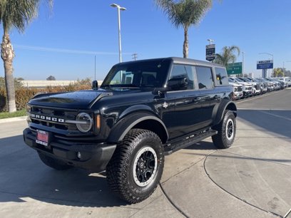 New 2024 Ford Bronco Outer Banks w/ Sasquatch Package