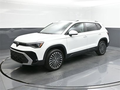 New 2025 Volkswagen Taos SE
