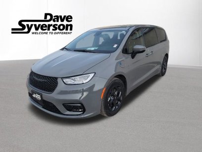 Used 2023 Chrysler Pacifica Touring-L w/ S Appearance Package