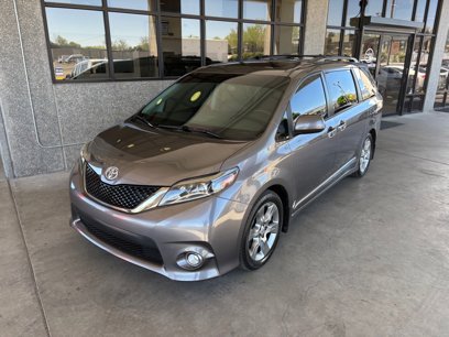 Used 2017 Toyota Sienna SE