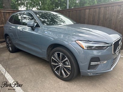 Certified 2022 Volvo XC60 B5 Momentum