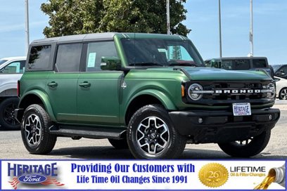 New 2025 Ford Bronco Outer Banks w/ Matte Film Protection Package