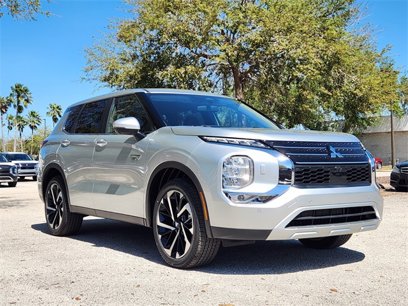 New 2025 Mitsubishi Outlander SE