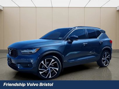 Used 2022 Volvo XC40 T5 R-Design w/ Advanced Package