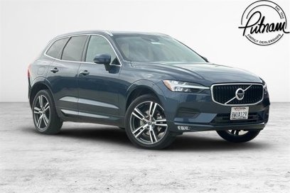Used 2021 Volvo XC60 T5 Momentum w/ Advanced Package