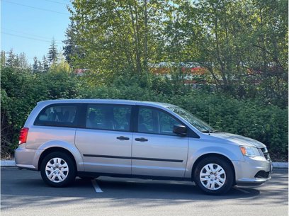 Used 2016 Dodge Grand Caravan American Value Package w/ UConnect Hands-Free Group