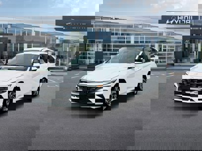 New 2025 Hyundai Elantra SEL