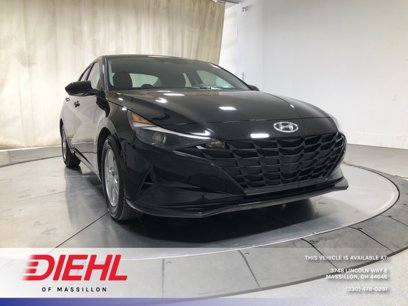 Used 2021 Hyundai Elantra SE w/ Cargo Package