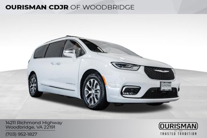 Used 2024 Chrysler Pacifica Pinnacle