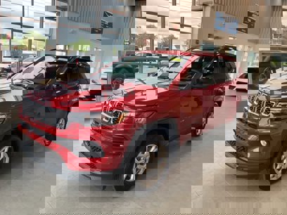 Used 2025 Jeep Compass Latitude w/ Sun and Sound Group