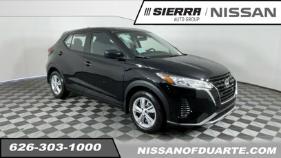 New 2025 Nissan Kicks Play S