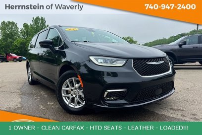 Used 2023 Chrysler Pacifica Touring-L
