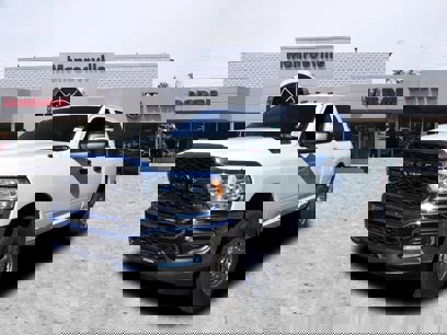 New 2024 RAM 2500 Tradesman w/ Chrome Appearance Group