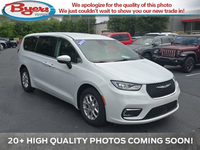 Used 2023 Chrysler Pacifica Touring-L