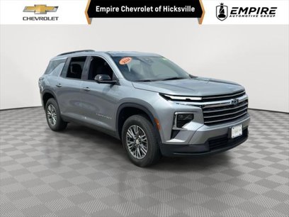 Used 2024 Chevrolet Traverse LT