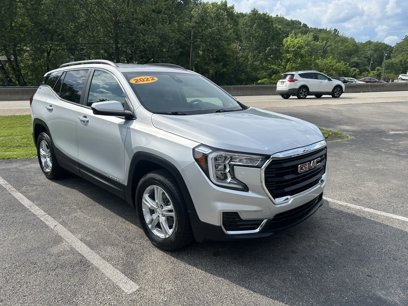 Used 2022 GMC Terrain SLE w/ Driver Convenience Package