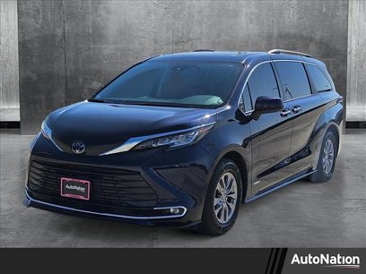 Used 2021 Toyota Sienna XLE