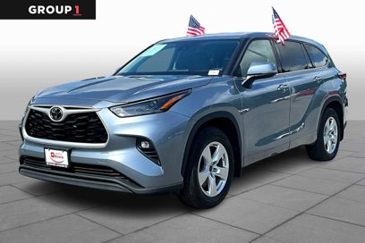 Used 2022 Toyota Highlander LE