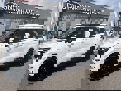 Used 2025 Kia Carnival