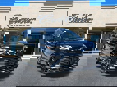 Used 2025 Toyota Sienna Platinum