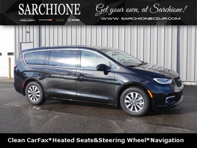 Used 2024 Chrysler Pacifica Select