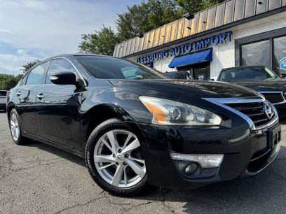 Used 2014 Nissan Altima 2.5 SV w/ Convenience Package