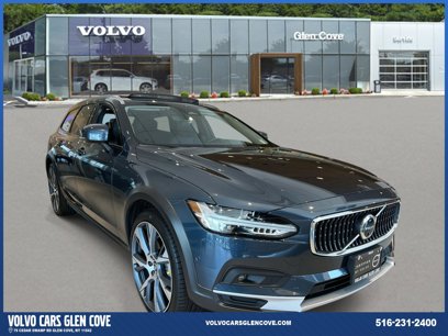 Used 2025 Volvo V90 B6 Cross Country Ultra w/ Protection Package Premier