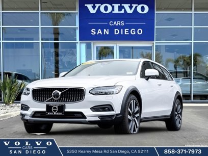 New 2025 Volvo V90 B6 Cross Country Ultra w/ Climate Package