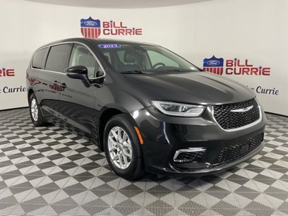 Used 2023 Chrysler Pacifica Touring-L