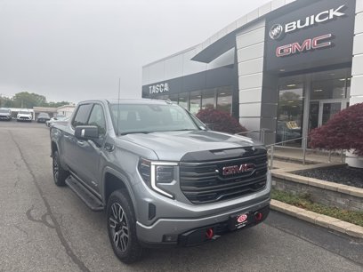 New 2025 GMC Sierra 1500 AT4 w/ AT4 Premium Package