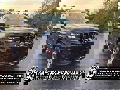 New 2025 Jeep Grand Cherokee Laredo w/ Luxury Tech Group I